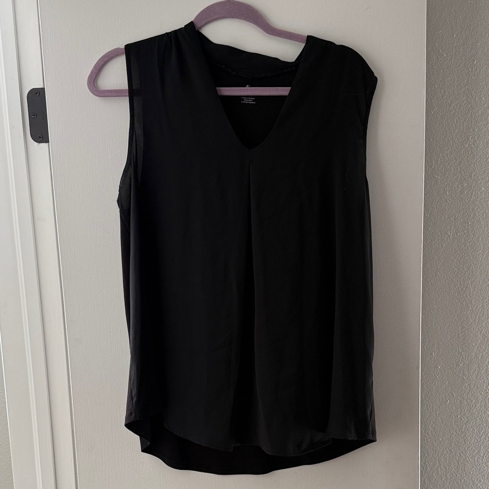 Worthington Black V-Neck Sleeveless Blouse